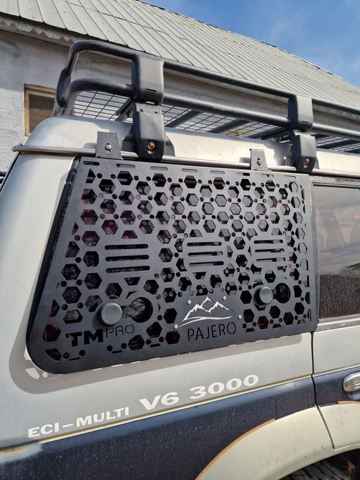 Моли панели. На паджеро