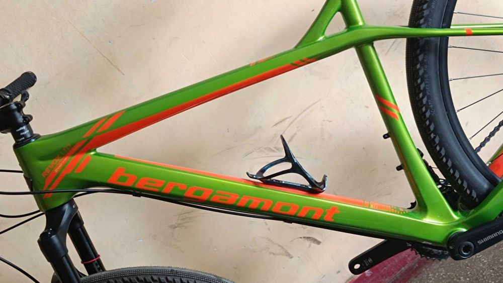 bicicleta carbon Bergamont Revox