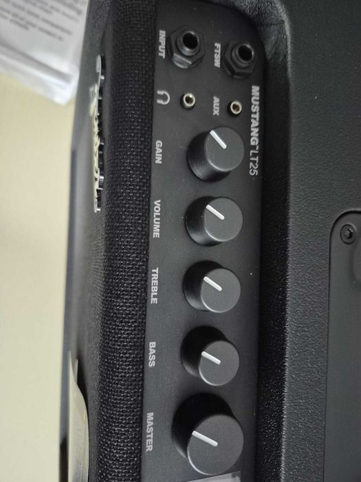 Fender Mustang LT25 Guitar Amp 25‑Watt Combo