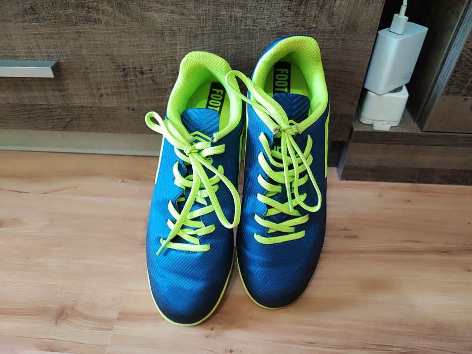 Продавам бутонки