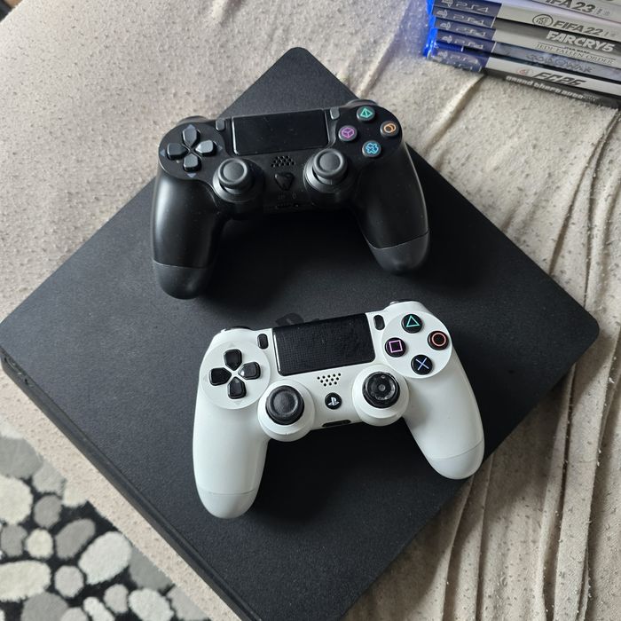 Ps 4 slim 1 Tb и 17 игри