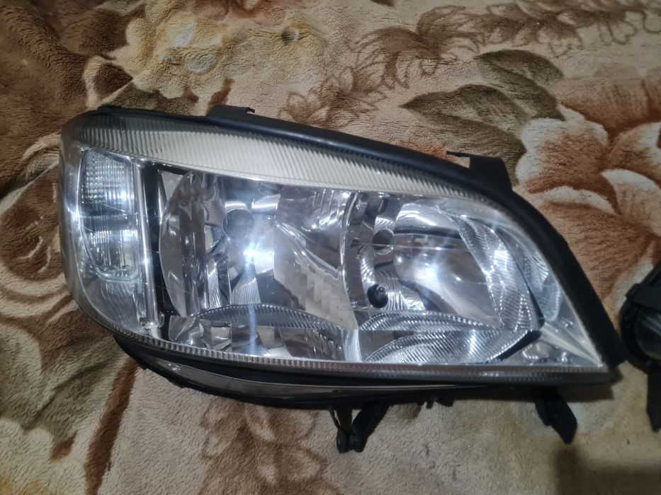 Фары на опель зафира