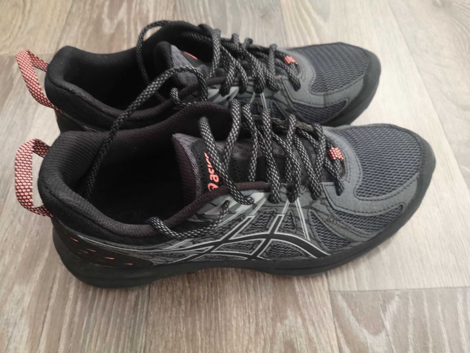 Кроссовки женские Asics