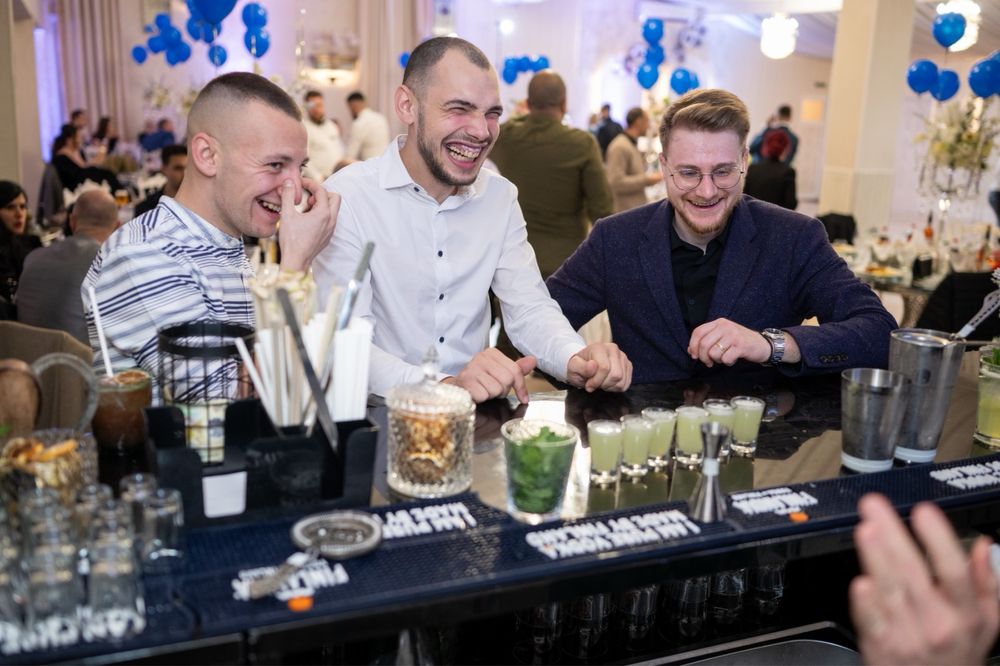 Servicii de bar. Cocktail Bar Mobil în toată țara