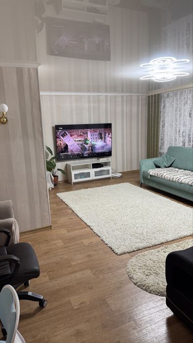 Продается пятикомнатная квартира.