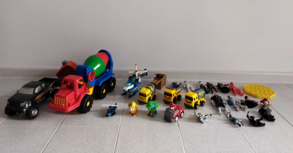 Лот играчки за момче, съдържа Пес Патрул