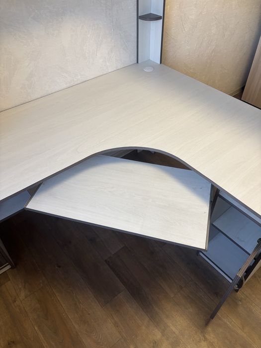 Продам стол индивидуальной сборки