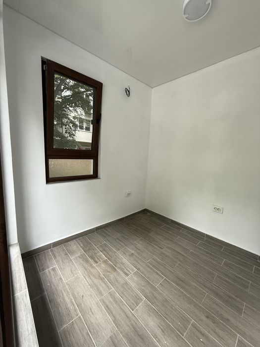 Продава се Магазин в Варна, Чайка - 7 кв.м за 2215 €/кв.м - Снимка #3