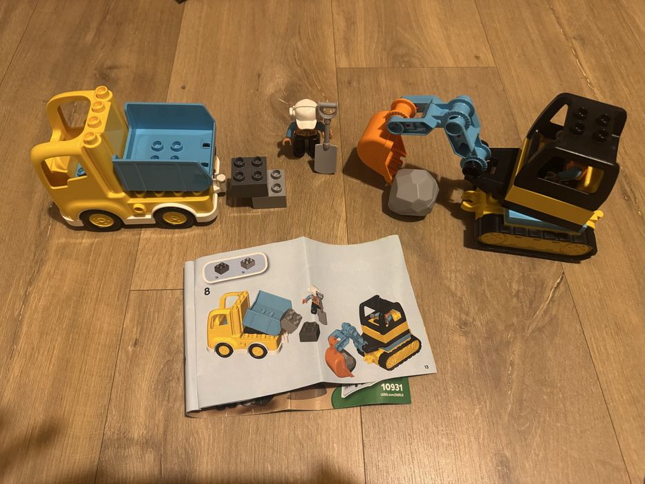 LEGO Duplo - camion si excavator pe senile