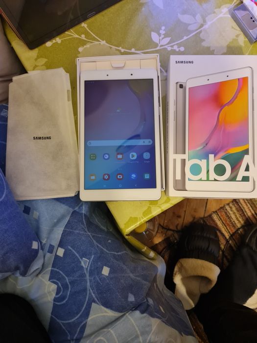 Vînd urgent tabletă Samsung galaxy tab A