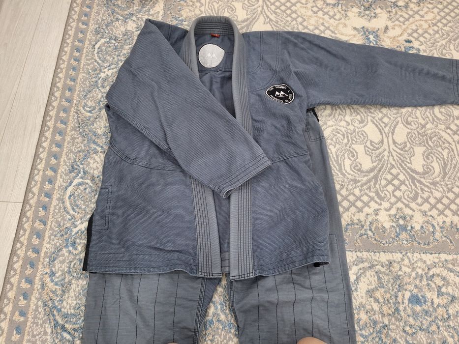 Кимоно для джиу-джитсу