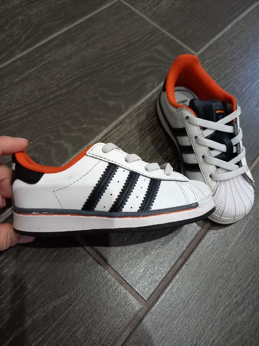 Детски маратонки adidas superstar