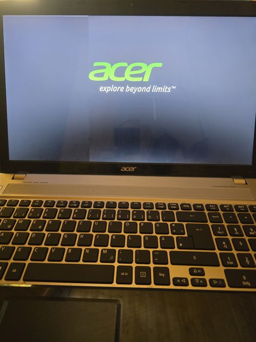Laptop 17.3" Acer Aspire V3-731 – Pentru piese / Diagnoză / PC Birou (Defect ecran)