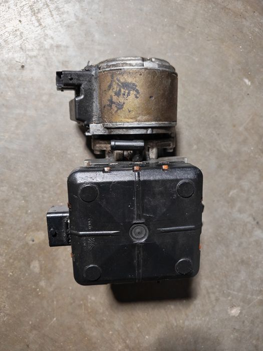 Pompa hidractiv 3 Citroen C5 X7 1500lei