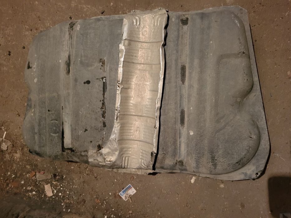 Продам бенза бак  на камри  40