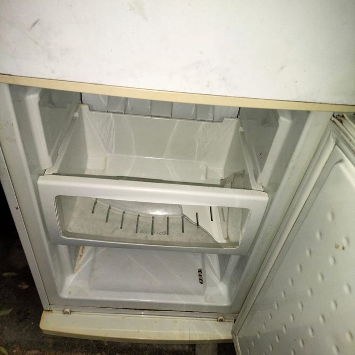 Холодильник сломанный