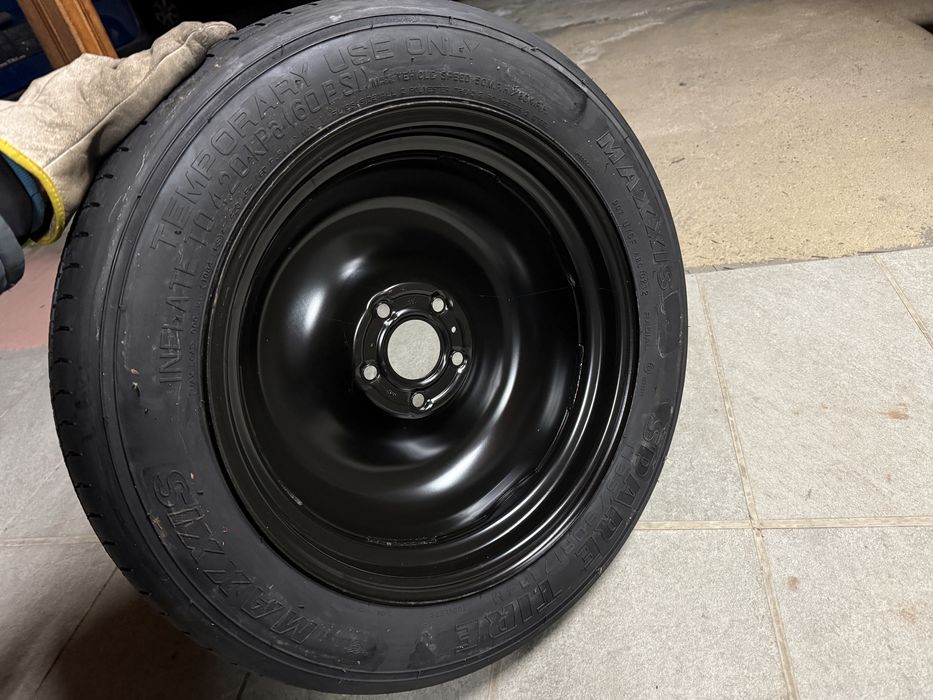 НОВ Оригинален Комплект 17" ПАТЕРИЦА/КРИК/КУКА 5х114,3 за -NISSAN-