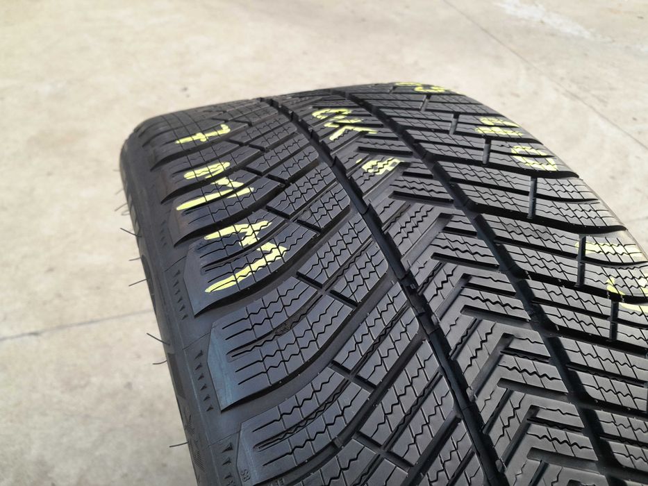 O anvelopa de iarna 265 40 19 michelin pilot alpin PA4 profil 7 mm
