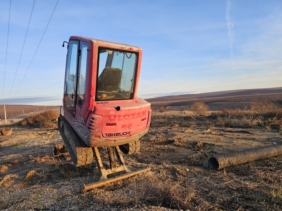 Vând Miniexcavator takeuchi tb 228 2800kg