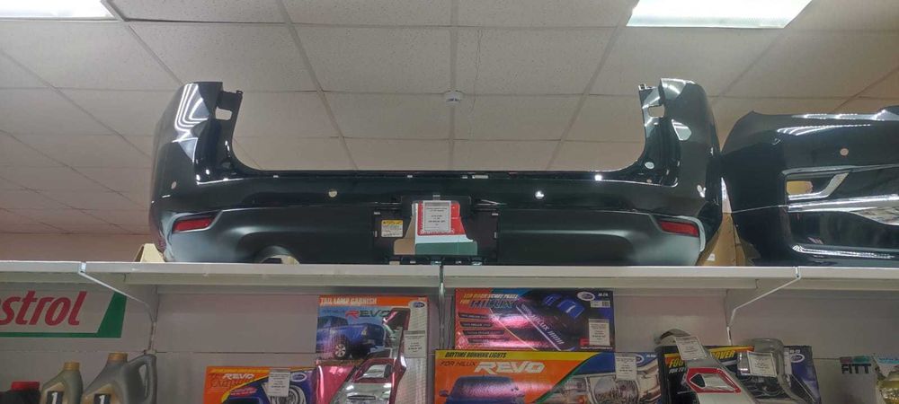 Бампер задний в сборе Toyota L/C 300 черный (Лэнд Крузер 300)