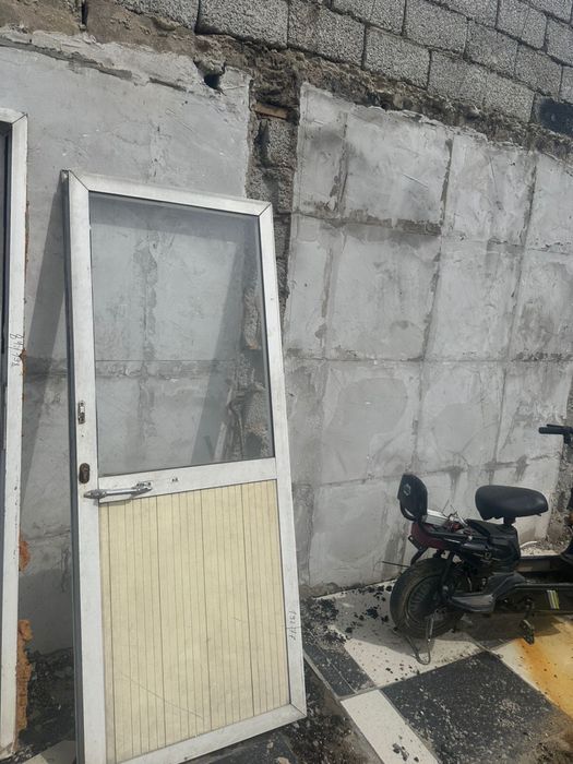 Пластик  двери б/у