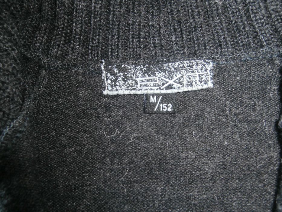 Детска плетена жилетка