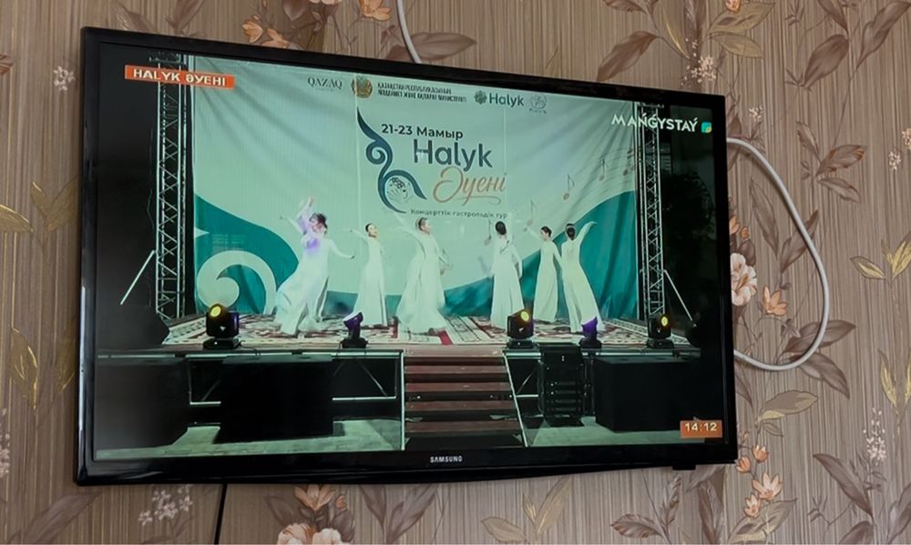 Телевизор samsung
