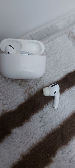 Наушник эйрподс 4000теңге