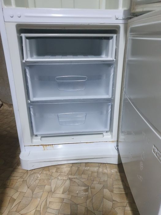 Продам холодильник  Indesit, в отличном состоянии..