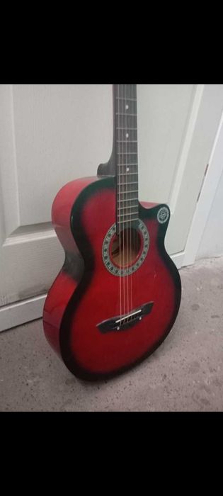 Хорошая гитара акустическая