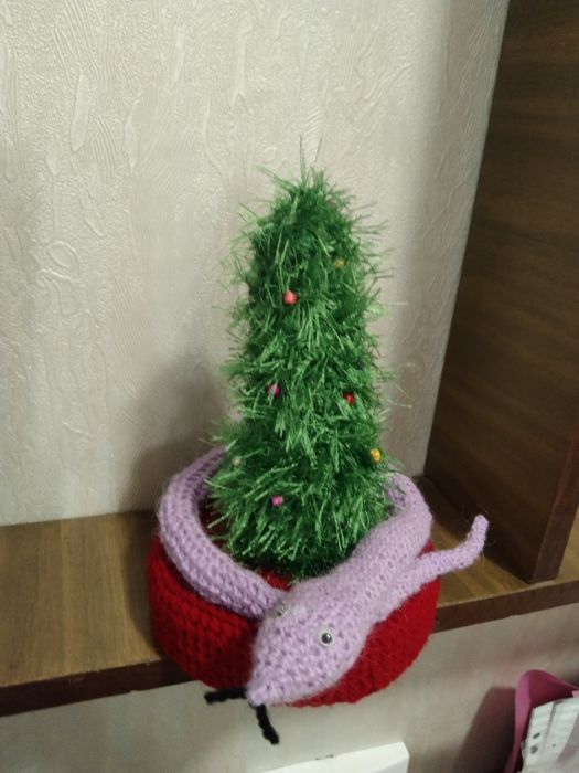 Новогодние сувениры и подарки