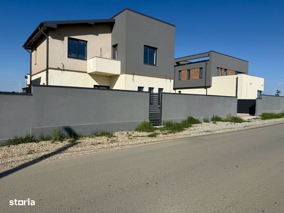 Casa zona Selgros Capsunarie Damila