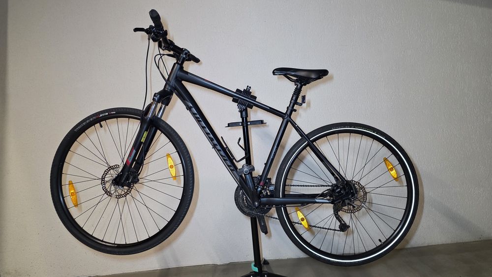 Vând bicicleta Specialized CrossTrail