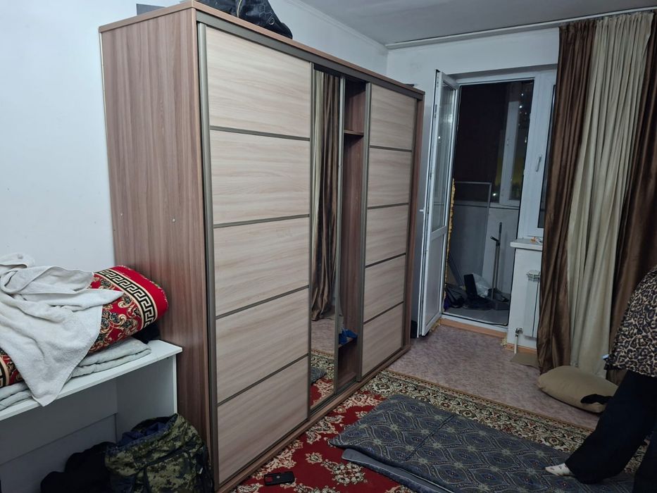 Продам 2 шкафа купе