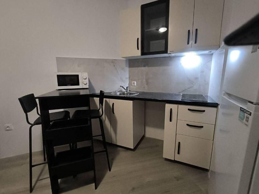 Дава се под наем Двустаен апартамент в Варна, Погреби - 44 кв.м за 420 € - Снимка #1