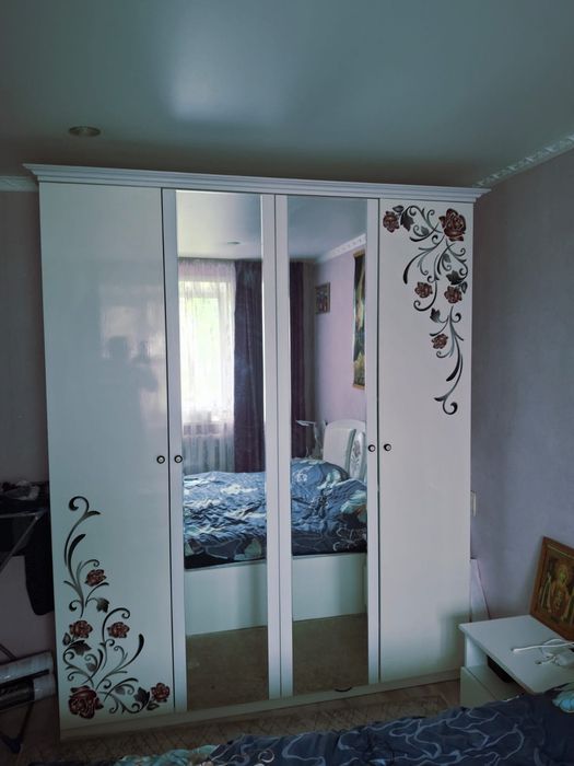Продам спальный гарнитур
