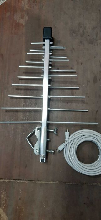 Антена за цифрова ефирна телевизия с 10м,кабел НОВА