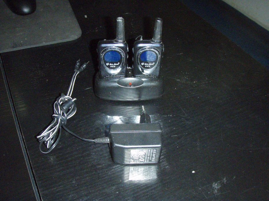 Set doua statii walkie talkie Midland ALAN 777 + dock si incarcator