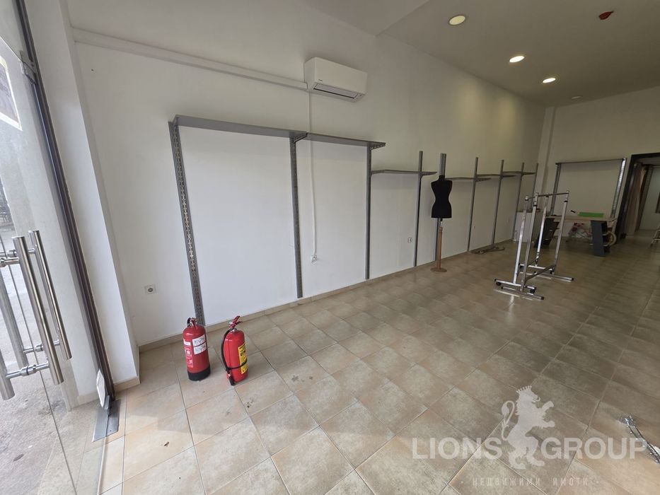 Магазин в Варна, област-к.к.Златни пясъци площ 78 цена 235000