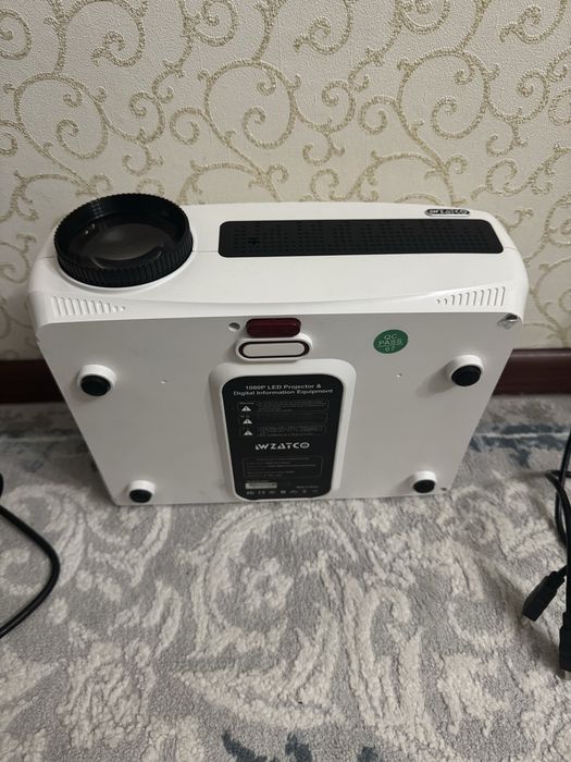 Проектор  Wzatco C4