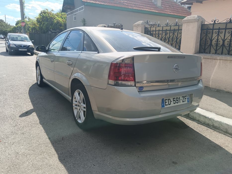 Opel Vectra C fabricație 2007 motor 1 ,9 diesel 120 HP 6 trepte adus recent Franța acte toate ăn regulă pentru transcriere Romănia