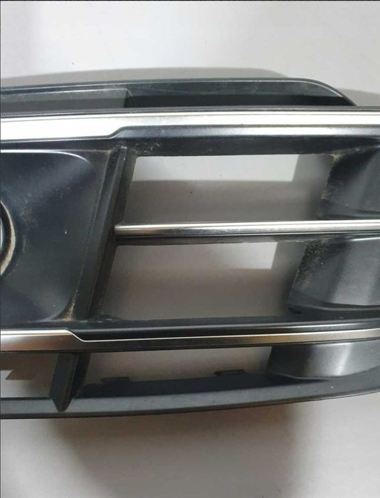 РЕШЕТКА НА БРОНЯ ПРЕДНА ЛЯВА AUDI II S-LINE Q5 SQ5 ORG 80A807681E (0)