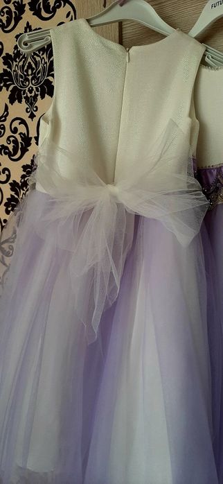 Продам нарядные платья