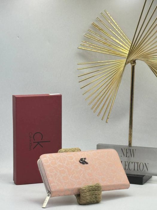 Стилно дамско портмоне