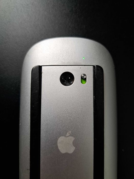 Apple Magic Mouse (1st Gen) – Отлично състояние