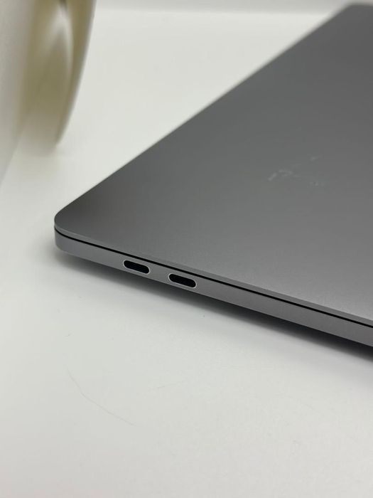 Laptop Apple MacBook Pro 15, Intel Core I7, 16GB RAM, 512GB SSD, -A-
