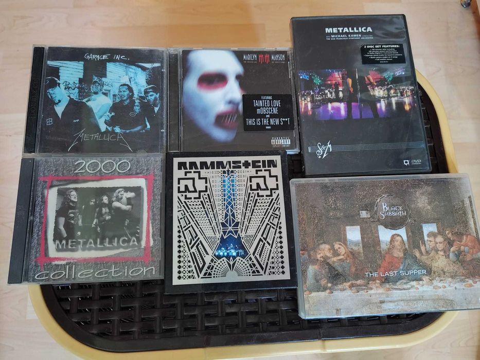 CD-uri muzica rock (Metallica, Marilyn Manson, Black Sabbath, etc)