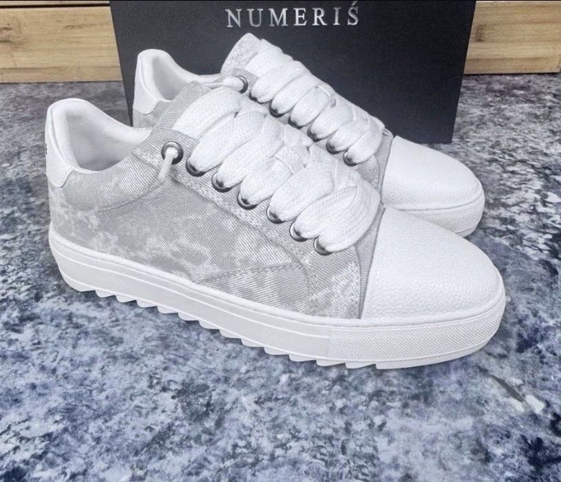 Numeris marimea 42