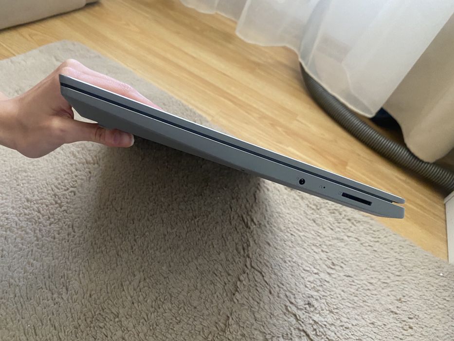 Laptop lenovo IdeaPad3 15IML05