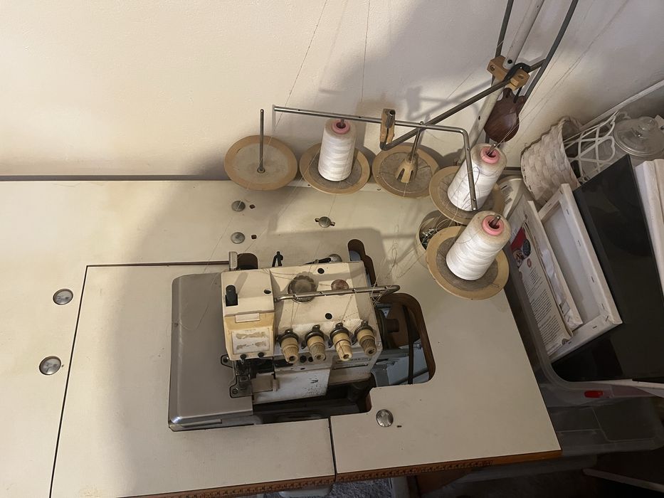 Masina de surfilat industriala, motor 220v, perfect dunctionala